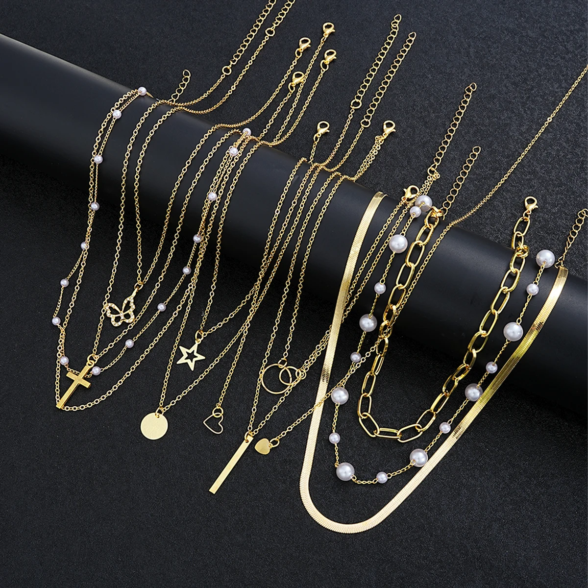 11 Pcs Simple Pearl Choker Necklaces Set for Women Fashion Layered Chain Star Cross Heart Pendant Charms Necklace Jewelry Gifts